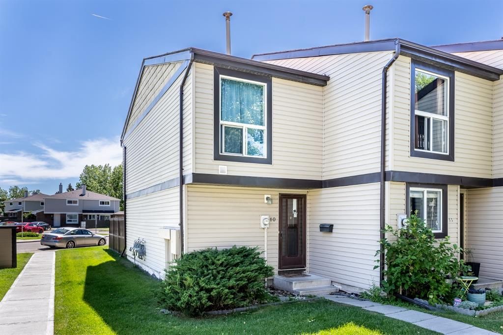 I have sold a property at 10 3029 Rundleson ROAD NE in Calgary
